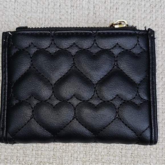 Juicy Couture Vegan Quilted Heart Bifold Wallet with removeable card case - Picture 4 of 15